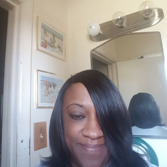 Meet your Posher, Leslie - Picture 1 of 1